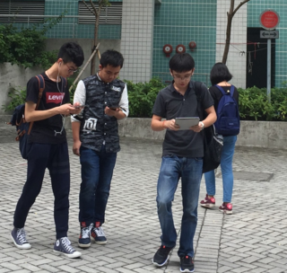 <span class="mw-page-title-main">Smartphones and pedestrian safety</span>