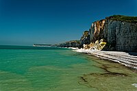 Yport - Promenade Roger Denouette - Pier - Blick auf ENE in Richtung Fécamp.jpg