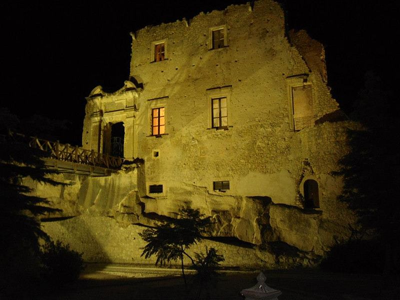 File:"Castello della Valle".jpg