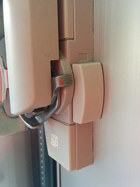 File:"YKK AP" lock on a Japanese balcony door, showing all positions - 3.jpg