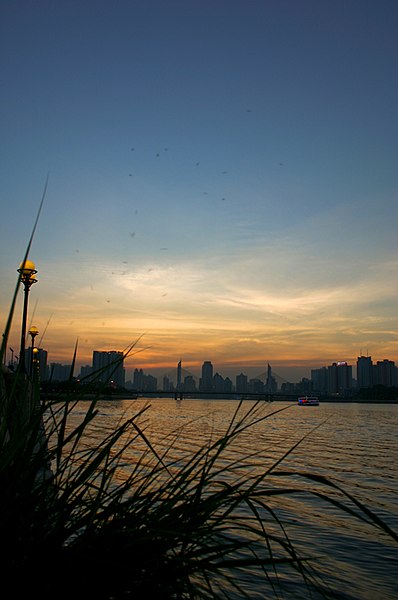 File:珠水夕阳Scenery in GhuangZhou, China - panoramio (6).jpg