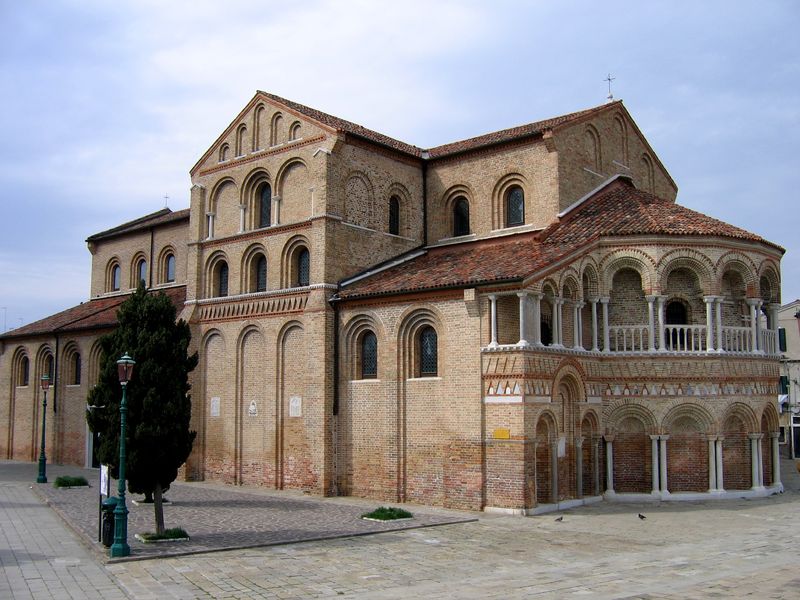 Fil:2006 - Murano - Santa Maria e San Donato.jpg