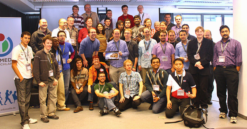 File:2012 WM Conf Berlin - Participants 9528.jpg