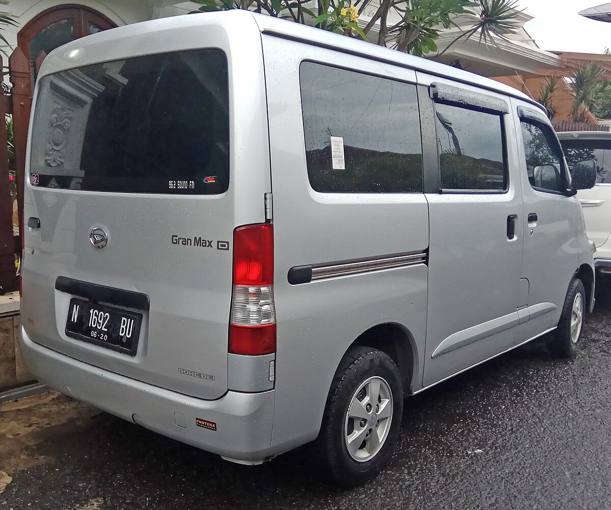 File 2021 Daihatsu Gran  Max  1 5 D VVT i rear Malang  jpg 