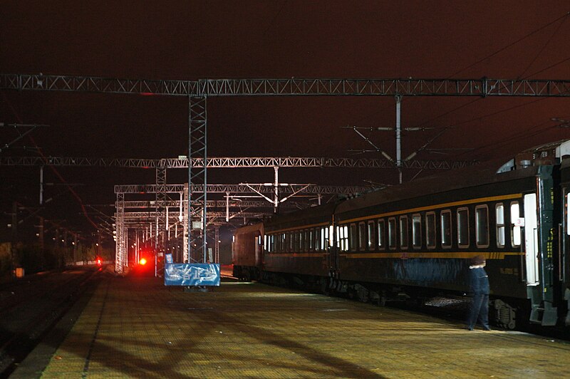 File:201612 K1671 at Yushan Station.jpg