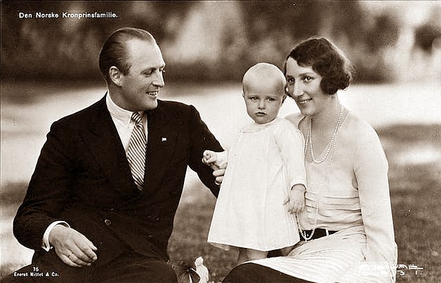 Märtha with her husband and elder daughter Princess Ragnhild