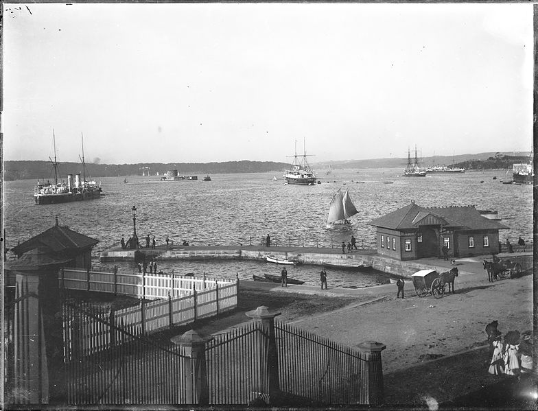 File:A Sydney Harbour scene from Man O' War Steps, Bennelong Point (4156338569).jpg