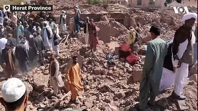 https://upload.wikimedia.org/wikipedia/commons/thumb/7/7d/Aftermath_of_2023_Herat_earthquake.jpg/640px-Aftermath_of_2023_Herat_earthquake.jpg