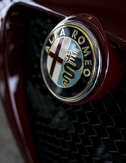 Badge on Alfa Romeo 4C