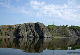 Falaise de Tyr, où se trouvait autrefois le temple.