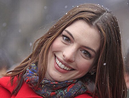 Anne_Hathaway