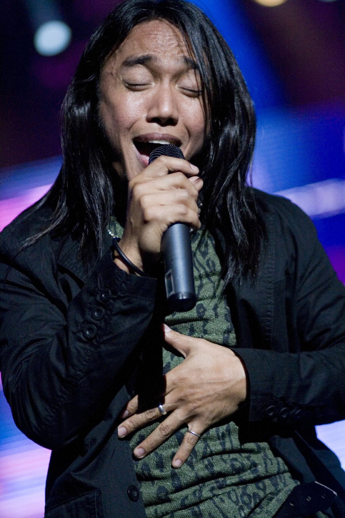 ファイル Arnelpineda Jpg Wikipedia