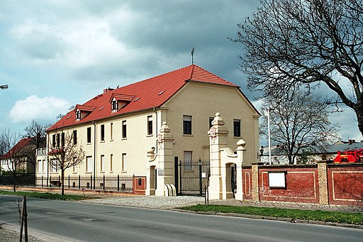 Atzendorf (Staßfurt), Gutshaus Hauptstraße 12, Bild 2