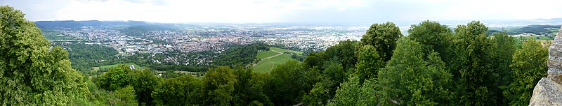 File:Aussichtsturm Achalm-07-Panorama Reutlingen.jpg