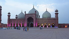 Badshahi Mosque Lahore 2014.JPG