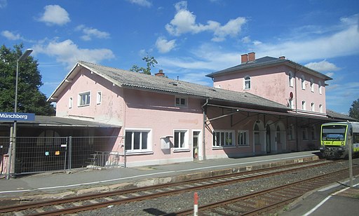 Bahnhof Münchberg mit Agilis-Regioshuttle