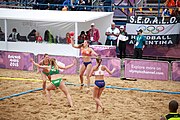 Deutsch: Beachhandball bei den Olympischen Jugendspielen 2018; Tag 6, 12. Oktober 2018; Mädchen, Hauptrundenspiel – Ungarn-Niederlande 2:1 English: Beach handball at the 2018 Summer Youth Olympics at 12 October 2018 – Girls Main Round – Hungary-Netherlands 2:1