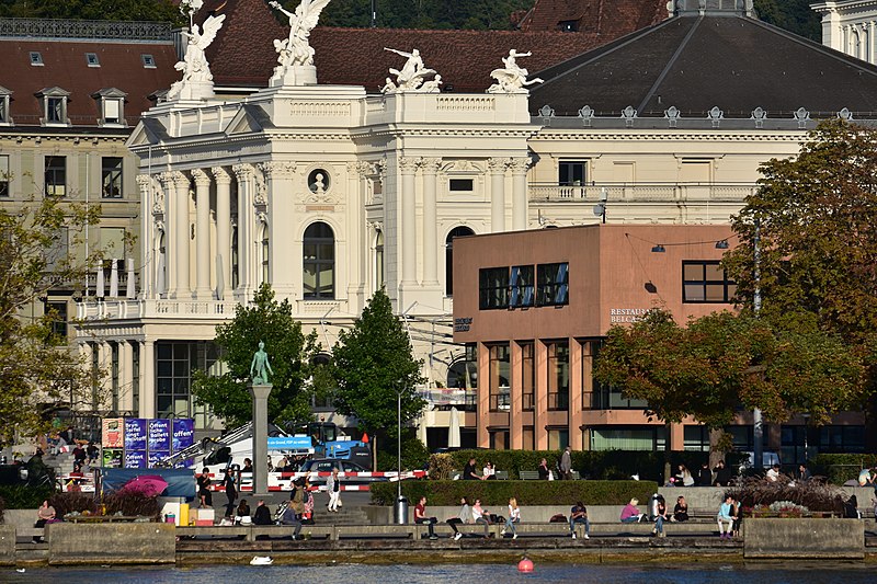 File:Bernhard-Theater - Opernhaus - Utoquai - ZSG Helvetia 2015-09-09 18-18-29.JPG