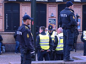 Politiet: Organisation, Politiloven, Stilling i samfundet