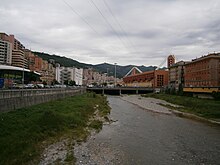 Der Bisagno mit dem Fußballstadion