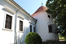 Um bastião redondo de um edifício maior