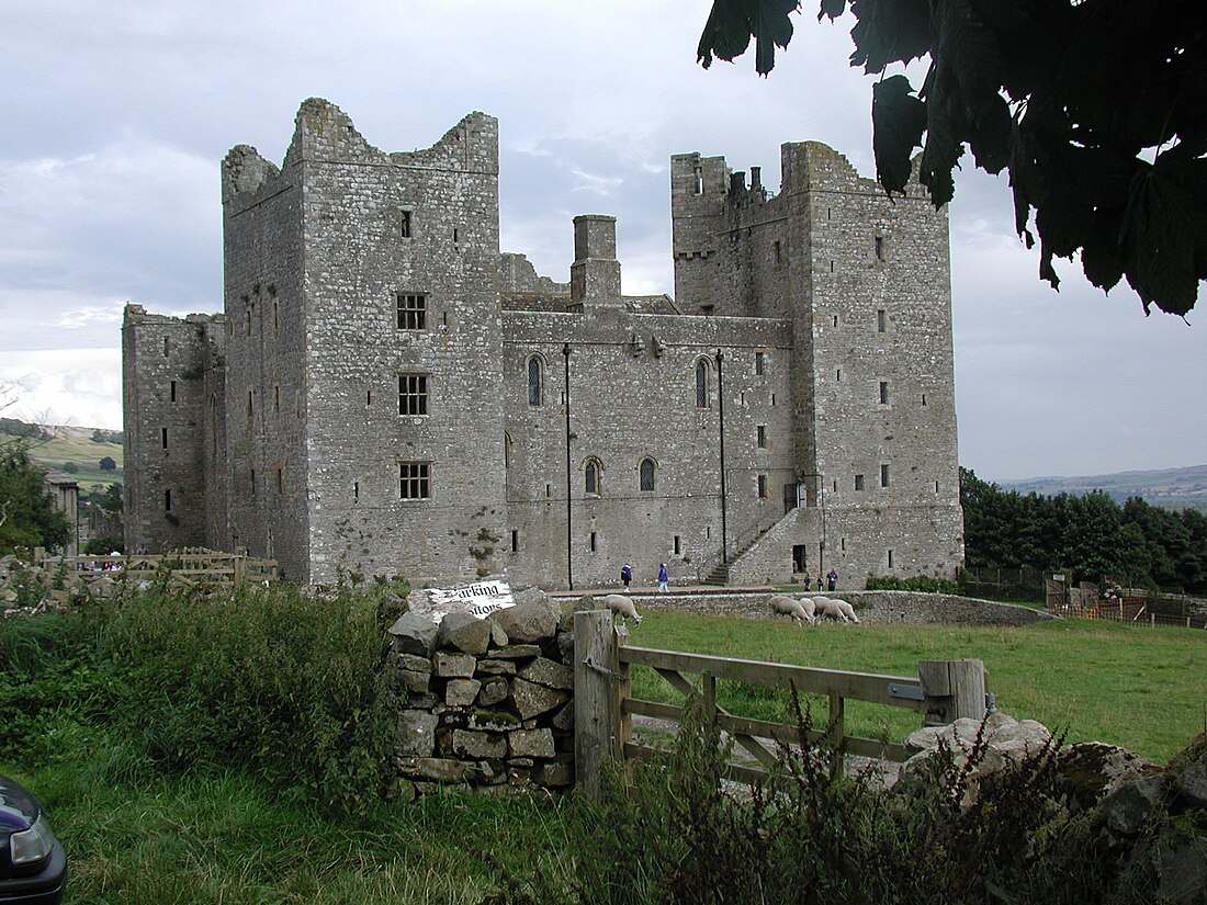 Quadrangular castle