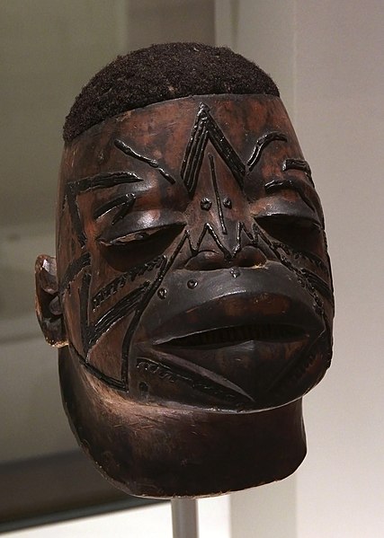 File:British Museum Room 25 Mask Makonde people 17022019 5022.jpg