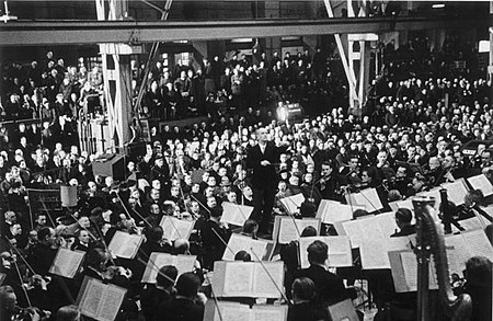 Furtwängler conducting the Berlin Philharmonic Orchestra in a work-break concert at AEG in February 1941, organized by the Nazi Strength Through Joy program.