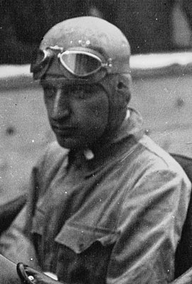 Carlo Felice Trossi en el Gran Premio de Automóviles de Montreux de 1934 (recortado).jpg