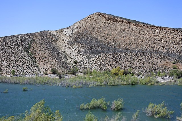 Carmel Formation exposed at Gunlock Reservoir, southwestern Utah