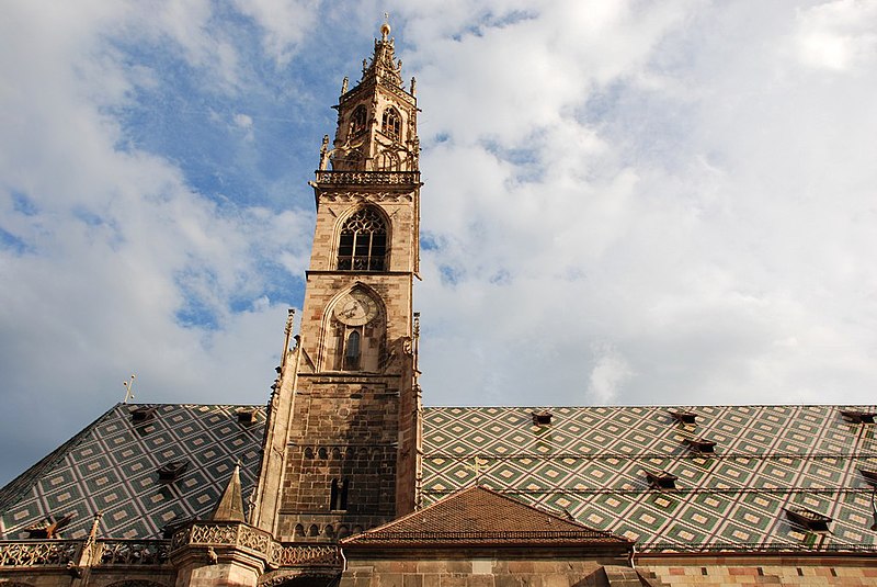 File:Cathedral roof (5029951764).jpg