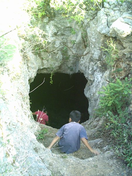 File:Cenote de Aké 01.JPG