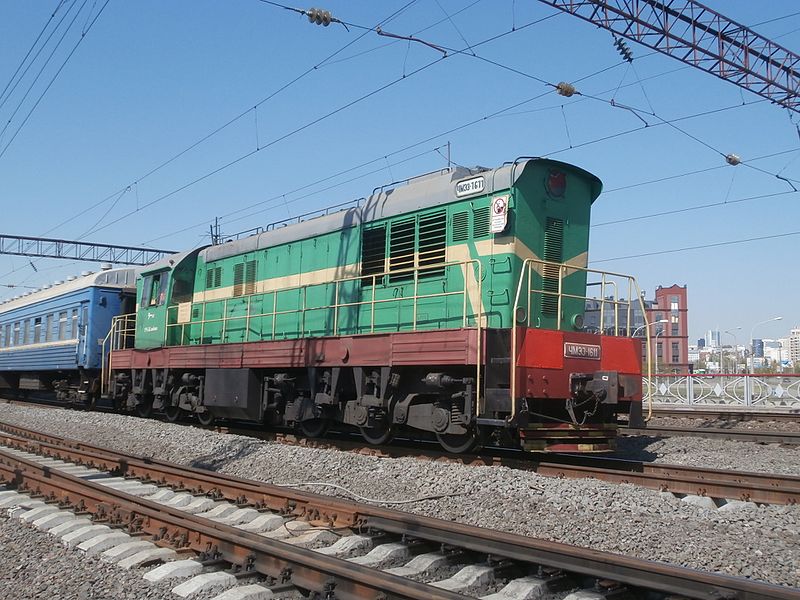 File:ChME3-1611 on the Railroad Bridge at LeninGrad ul. Lenina 27 Minsk 5 May 2016.jpg