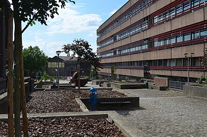 Charleroi - Uniwersytet Pracy - boulevard Roulier 02.jpg