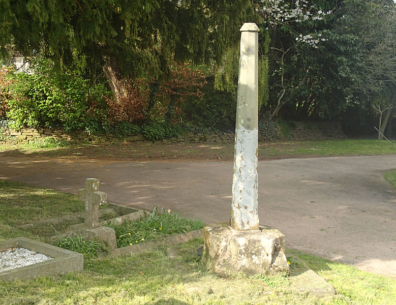 File:Churchyard Cross, St Peters, Dixton.jpg