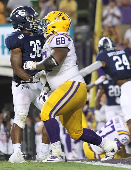 Lewis at LSU in 2019