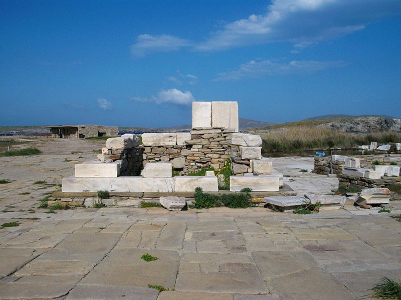 File:Delos, àgora des Competaliastes.JPG