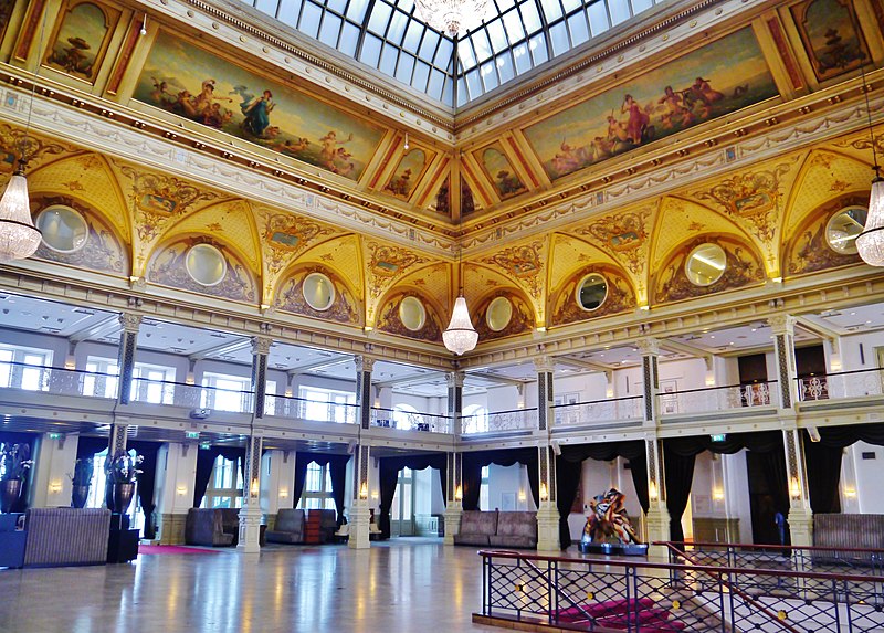 File:Den Haag Scheveningen Kurhaus Innen Lobby 3.jpg