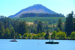 Dexter Lake dans le comté de Lane, Oregon (29040505852) .jpg