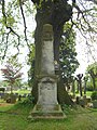 Kirche, Leichenhäusel, Obelisk für die Gefallenen des Deutsch-Französischen Krieges, VVN-Denkmal, neun Grabmale und zwei Grufthäuser (Einzeldenkmale zu ID-Nr. 09301420)