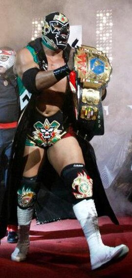 Dr. Wagner Jr. with the AAA Latin American Championship in October 2011