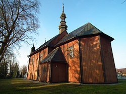 Drewniany kościół w Dzierzkowicach 6.jpg