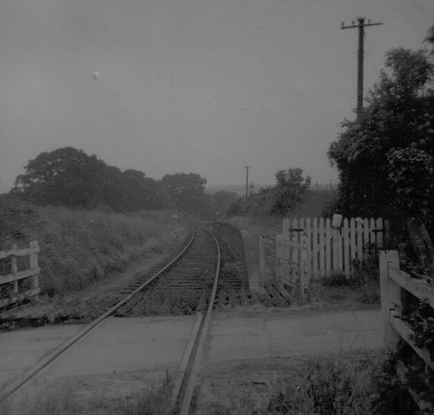 File:Dunsbear Halt station , South Devon, 1969.jpg