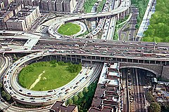 Ramps on the New York side, seen in 1973 ENTRANCE TO THE GEORGE WASHINGTON BRIDGE FROM THE WEST SIDE HIGHWAY IN UPPER MANHATTAN. THE ROAD PASSING UNDER THE... - NARA - 548332 (edit).jpg