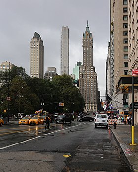 Восточная 59-я улица в октябре 2017 года