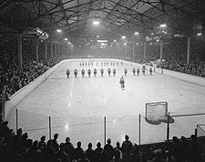 Edmonton Flyers hockey team at Edmonton Gardens in 1950 Edmonton Flyers hockey team at Edmonton Gardens (1950).jpg