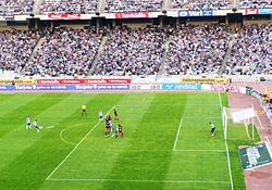 Штрафний удар у матчі між командами Еспаньйол — Валенсія 3 травня 2009 року на Олімпійському стадіоні Барселони