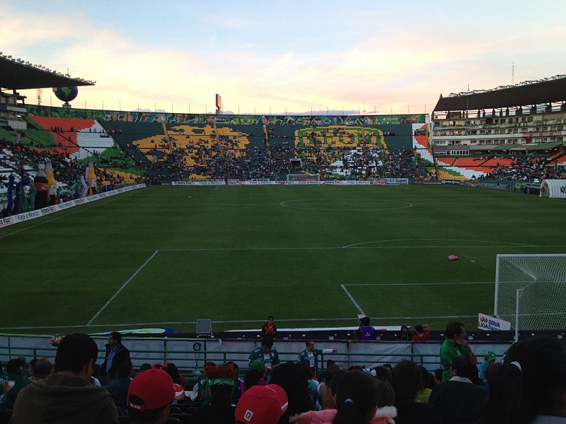 ファイル:Estadio León (Nou Camp), León, Guanajuato, México -Imagen Actual- 2013-12-10 14-09.jpg