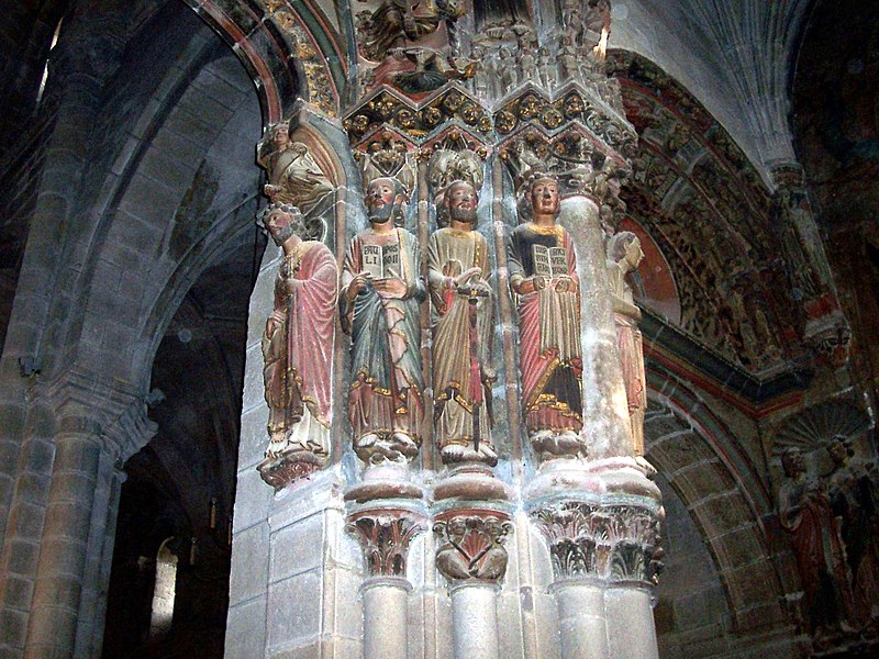 File:Figuras do pórtico da Catedral de Ourense (2).JPG