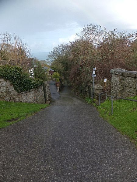 File:Footpath into Carbis Valley - geograph.org.uk - 3825472.jpg